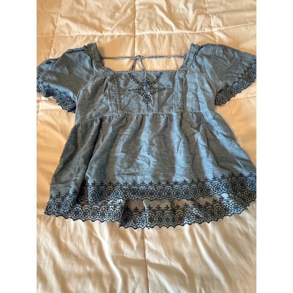 Old Navy Embroidered Chambray Babydoll Top Blue Eyelet Smocked XL